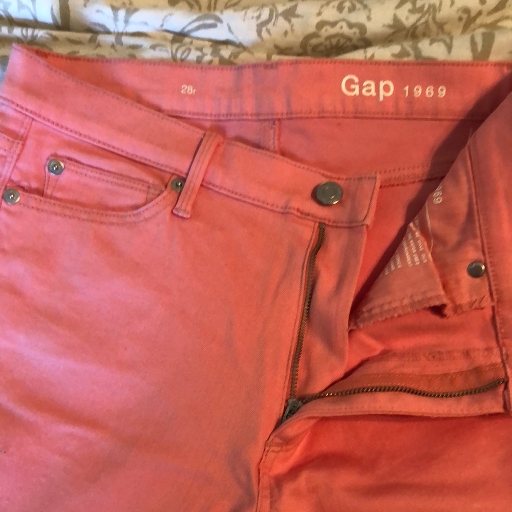 Womens pick jeans never worn!